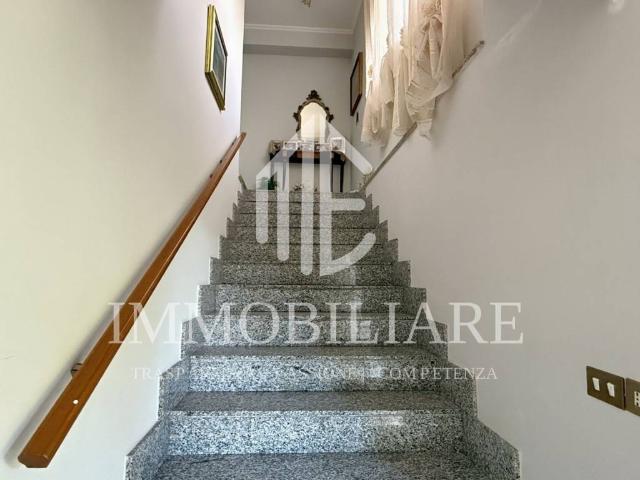 Villa in vendita a Lariano RM