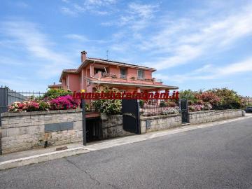 Villa in vendita a Lariano RM