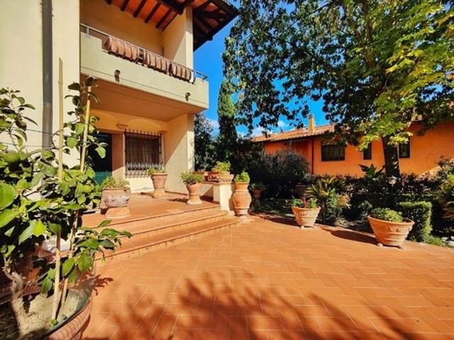 Villa in vendita a Lastra A Signa