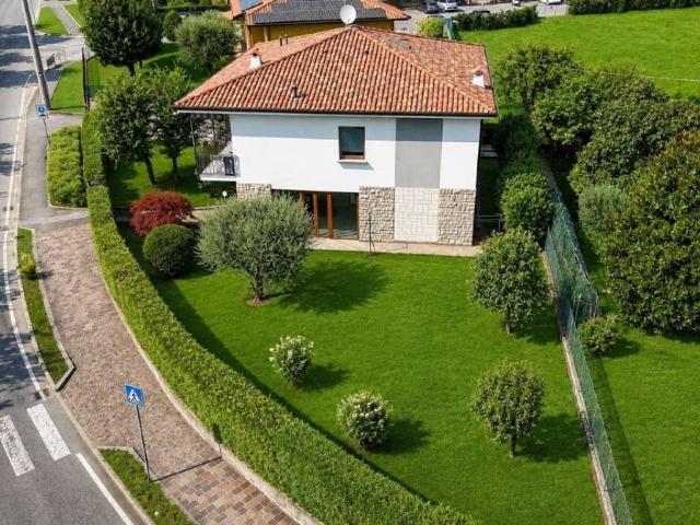 Villa in vendita a Levate BG