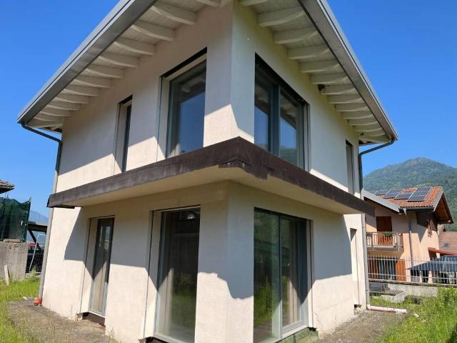 Villa in vendita a Levico Terme TN