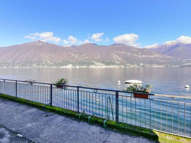 Villa in vendita a Lezzeno CO