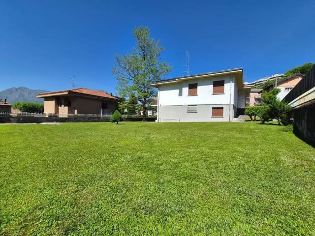 Villa in vendita a Lecco LC