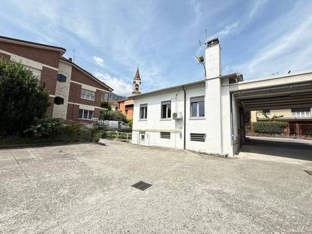 Villa in vendita a Lecco LC