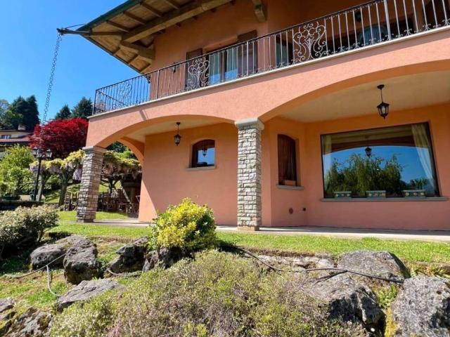 Villa in vendita a Leffe BG