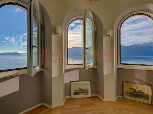 Villa in vendita a Leggiuno VA