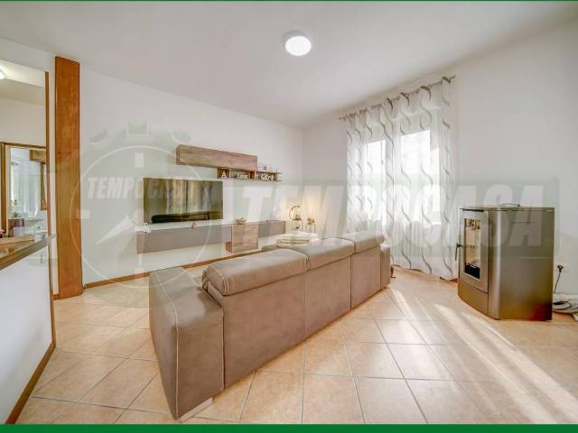 Villa in vendita a Leggiuno VA