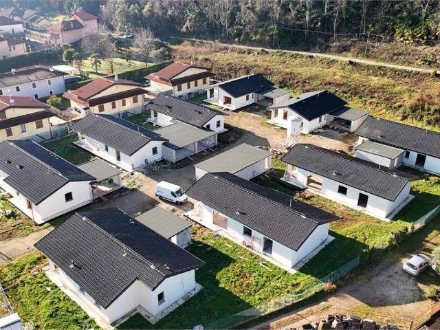 Villa in vendita a Leggiuno VA