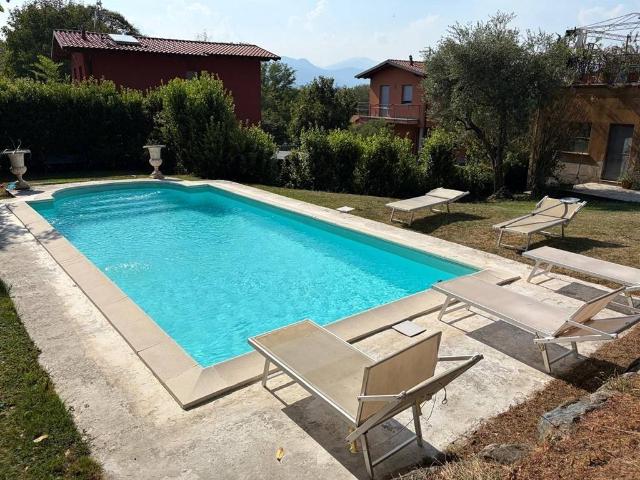 Villa in vendita a Leggiuno VA
