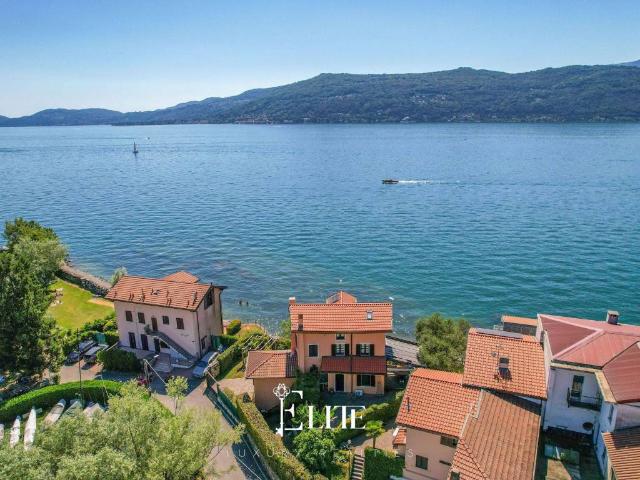 Villa in vendita a Leggiuno VA