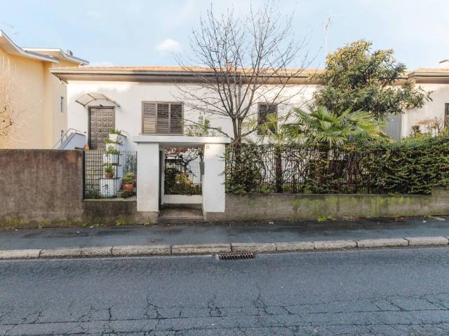 Villa in vendita a Legnano MI