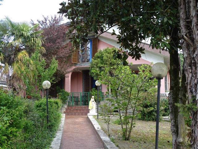 Villa in vendita a Leinì TO