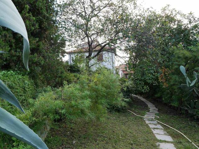 Villa in vendita a Leivi GE