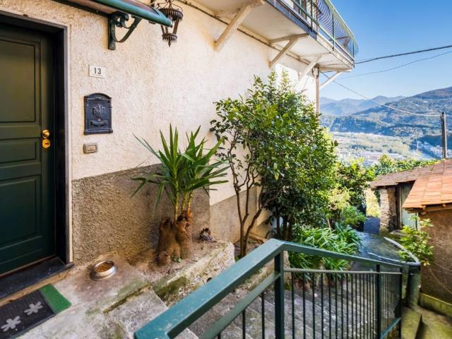Villa in vendita a Leivi GE