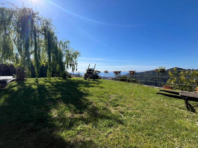 Villa in vendita a Leivi GE