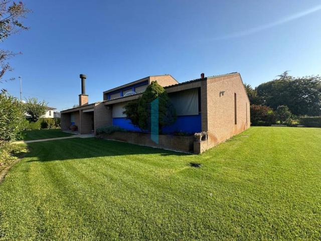 Villa in vendita a Leno BS