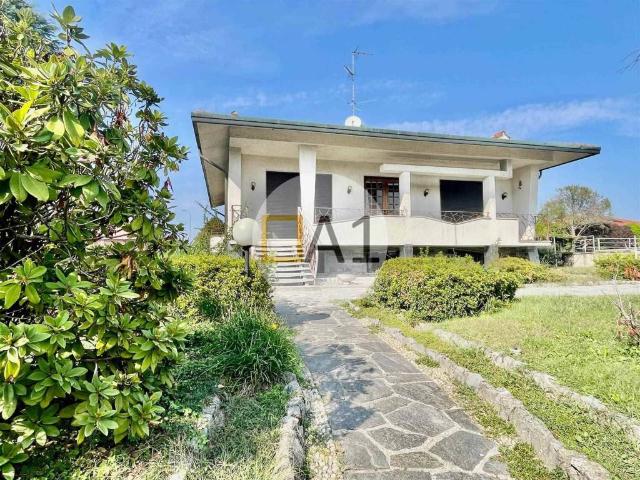 Villa in vendita a Lentate sul Seveso MB