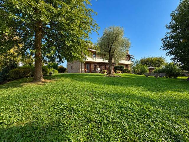 Villa in vendita a Lentate sul Seveso MB
