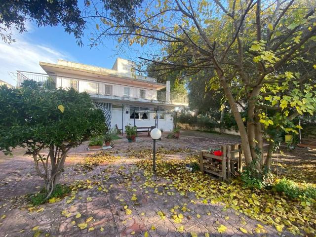 Villa in vendita a Leporano TA