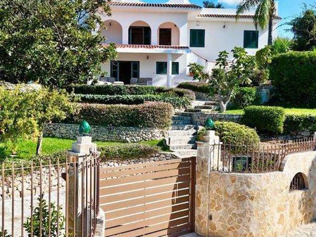 Villa in vendita a Leporano TA