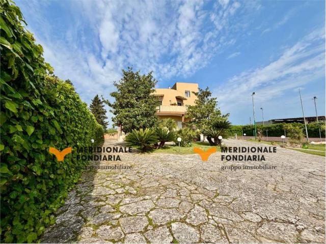 Villa in vendita a Lequile LE
