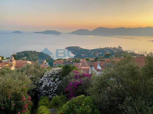 Villa in vendita a Lerici SP