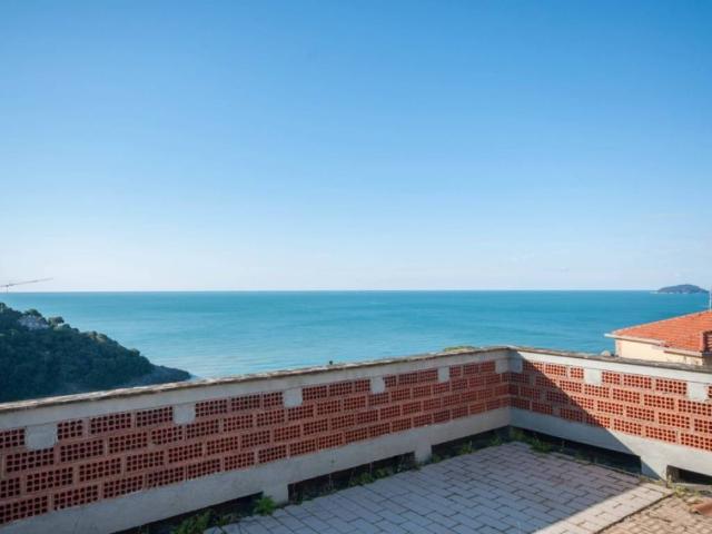 Villa in vendita a Lerici SP