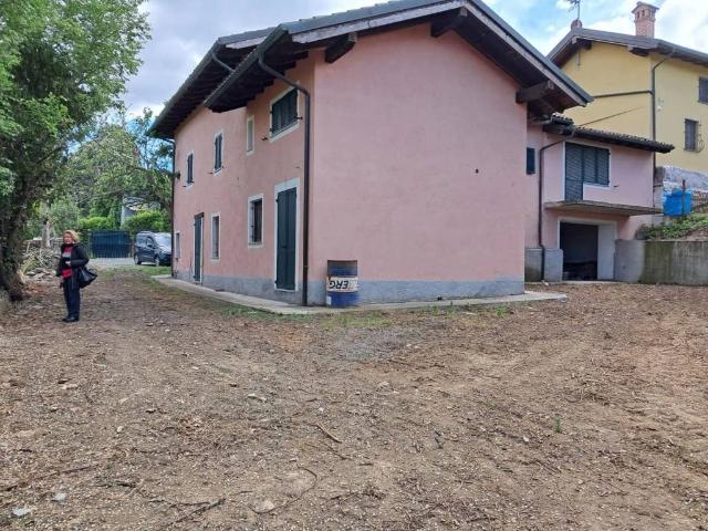 Villa in vendita a Lerma AL