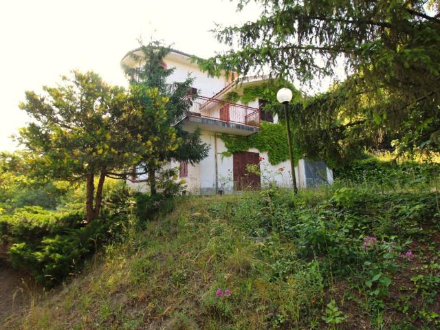 Villa in vendita a Lerma AL
