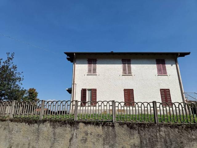 Villa in vendita a Lesa NO