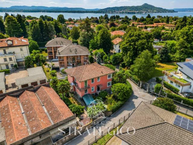 Villa in vendita a Lesa NO