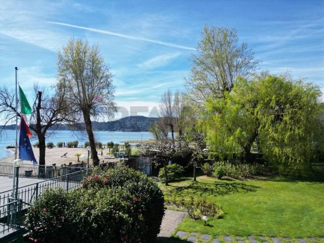 Villa in vendita a Lesa NO