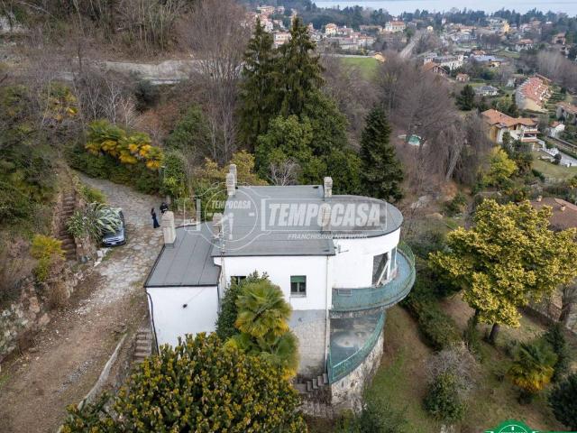 Villa in vendita a Lesa NO
