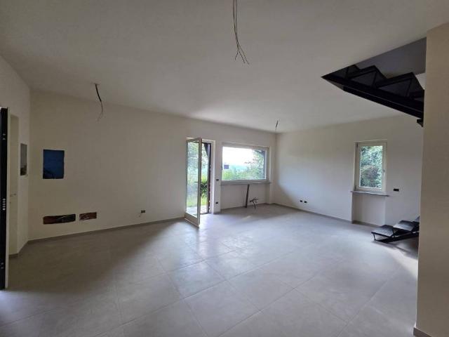 Villa in vendita a Lesa NO