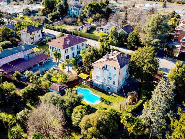 Villa in vendita a Lesa NO