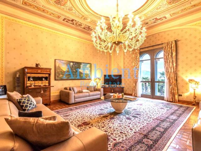 Villa in vendita a Lesa NO