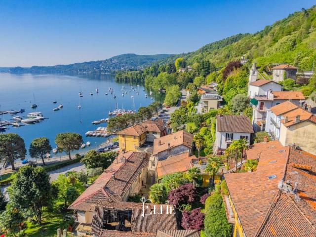 Villa in vendita a Lesa NO