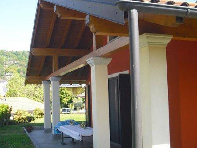 Villa in vendita a Lesa NO