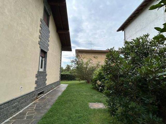 Villa in vendita a Lesa NO