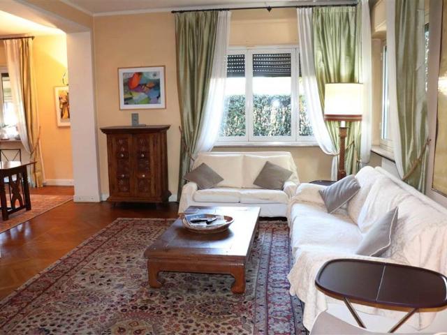 Villa in vendita a Lesa NO