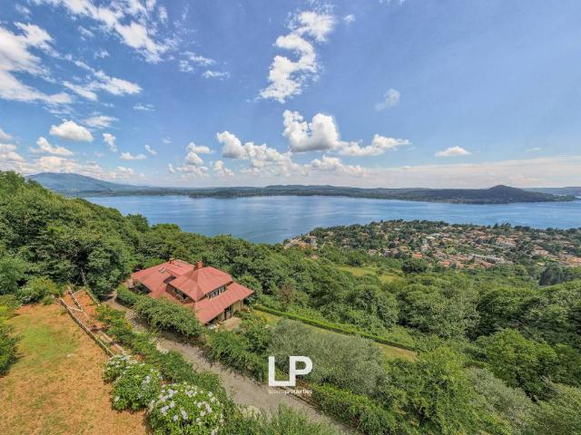Villa in vendita a Lesa NO