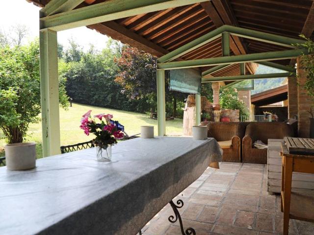 Villa in vendita a Langhirano PR
