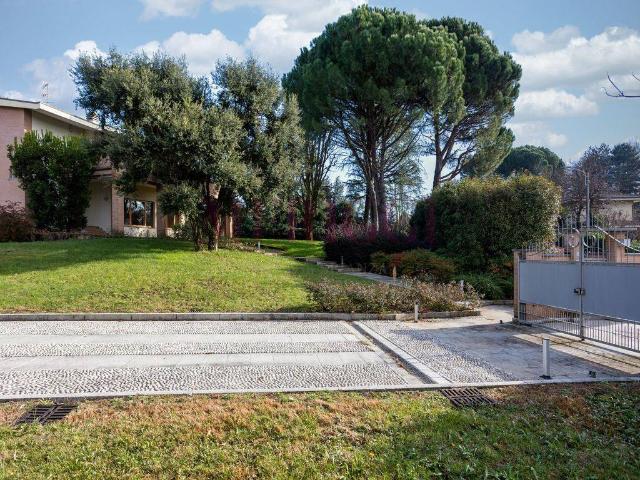 Villa in vendita a Lesmo MB