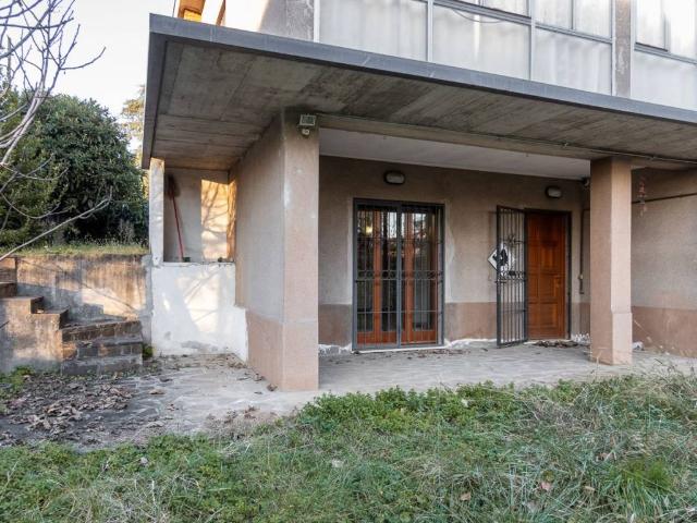 Villa in vendita a Lesmo MB