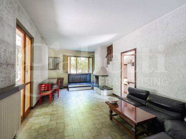 Villa in vendita a Lesmo MB
