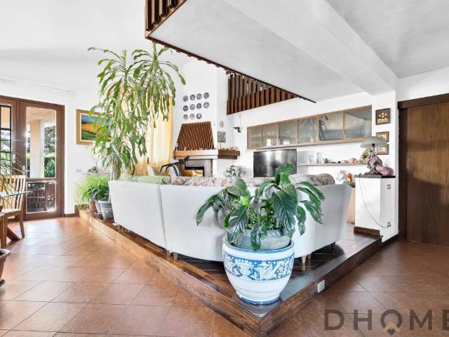 Villa in vendita a Lesmo MB