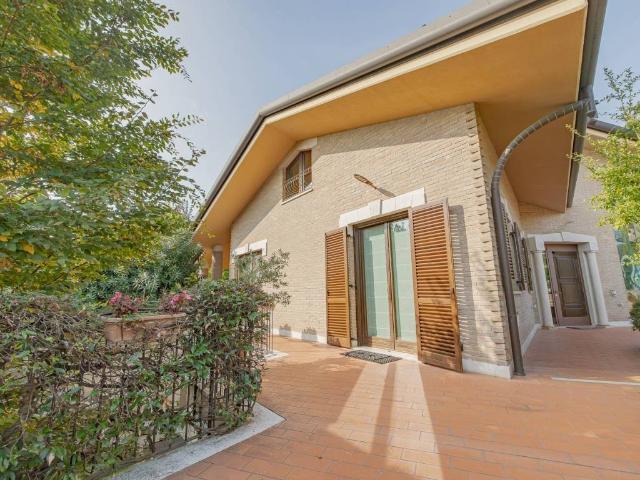 Villa in vendita a Lesmo MB