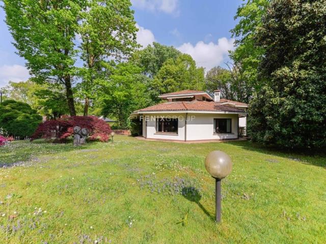 Villa in vendita a Lesmo MB