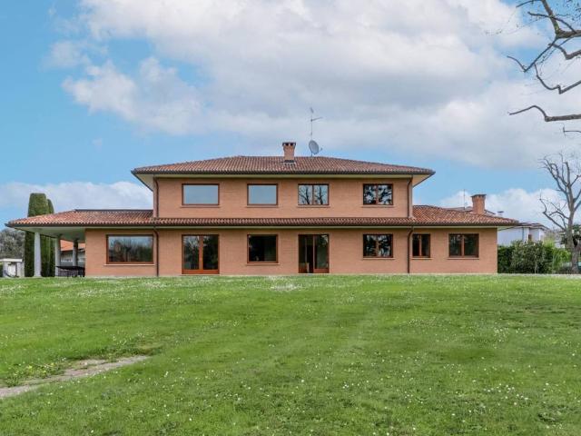 Villa in vendita a Lesmo MB