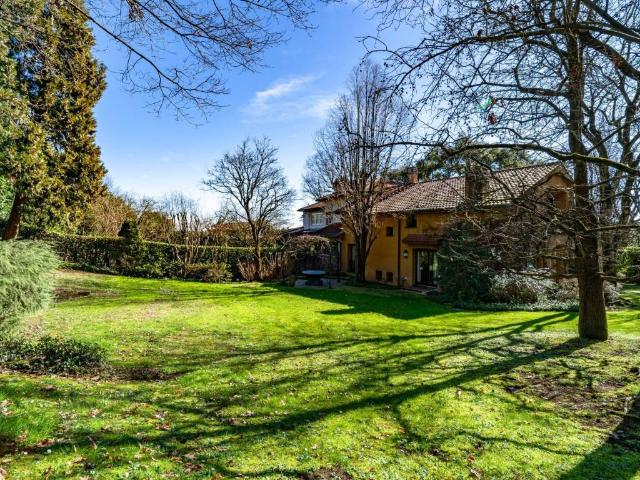 Villa in vendita a Lesmo MB